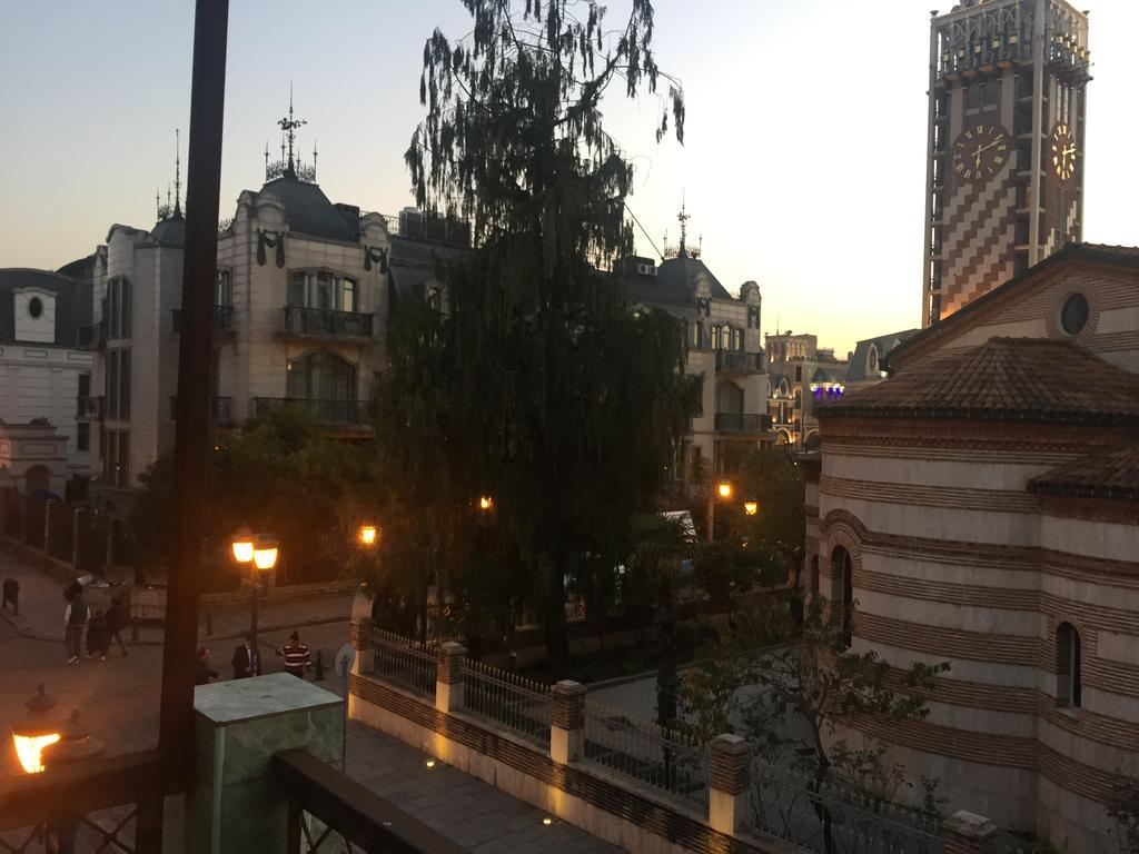 Apartment On Zviad Gamsakhurdia 21 บาทูมิ ภายนอก รูปภาพ