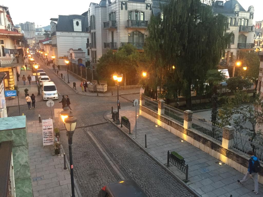 Apartment On Zviad Gamsakhurdia 21 บาทูมิ ภายนอก รูปภาพ